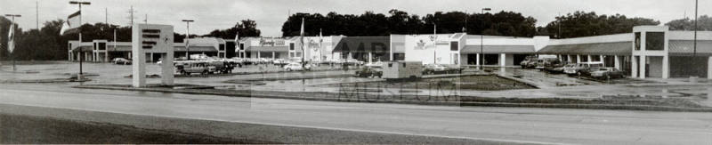University Commons Shopping Center, Mishawaka, IN.