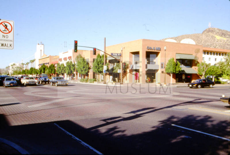 5th and Mill, Tempe