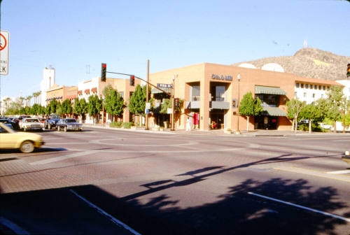 5th and Mill, Tempe