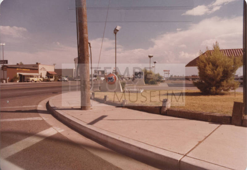 76 Gas Station - 1380 North Scottsdale Road, Tempe, Arizona