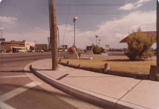 76 Gas Station - 1380 North Scottsdale Road, Tempe, Arizona