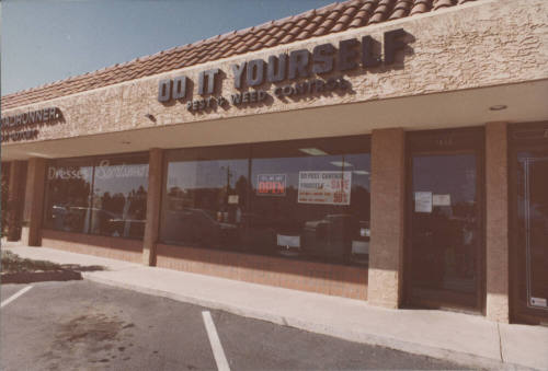 Do It Yourself Pest & Weed Control - 1456 North Scottsdale Road, Tempe, Arizona
