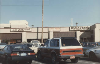 Clothes Peddler -  915 S. Mill Avenue, Tempe, Arizona
