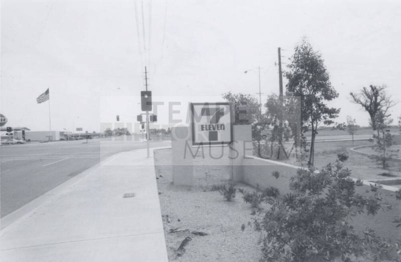 7 Eleven - 2010 South Price Road, Tempe, Arizona