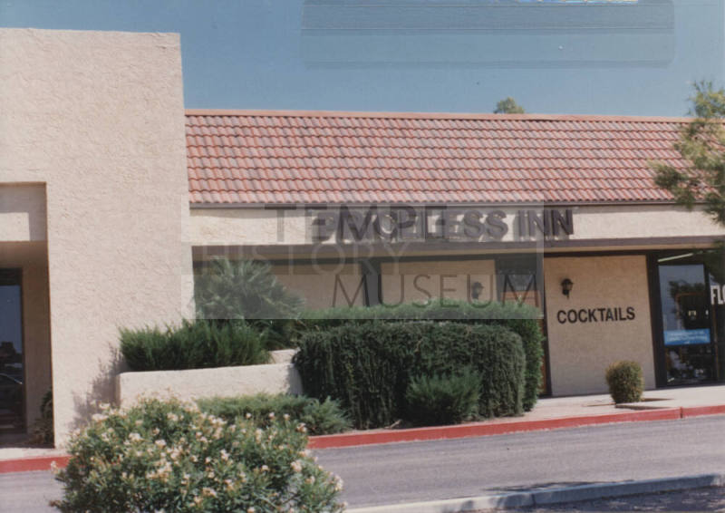 Priceless Inn - 5014 South Price Road, Tempe, Arizona