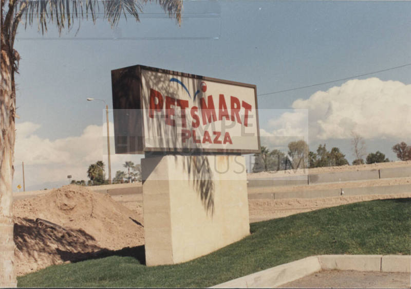 Pets Mart Plaza - 5038 South Price Road, Tempe, Arizona
