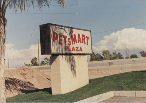 Pets Mart Plaza - 5038 South Price Road, Tempe, Arizona