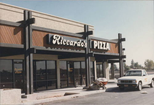 Riccardo's Pizza - 6310 South Price Road, Tempe, Arizona