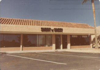Short - N - Sassy - 1460 North Scottsdale Road, Tempe, Arizona