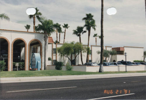 Petite Suites - 1635 N Scottsdale Road, Tempe, Arizona