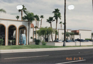 Petite Suites - 1635 N Scottsdale Road, Tempe, Arizona