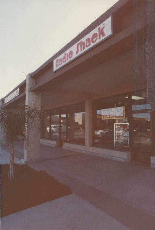 Radio Shack - 1819 N Scottsdale Road,  Tempe, Arizona