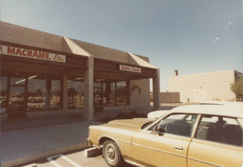 Radio Shack - 1819 North Scottsdale Road, Tempe, Arizona