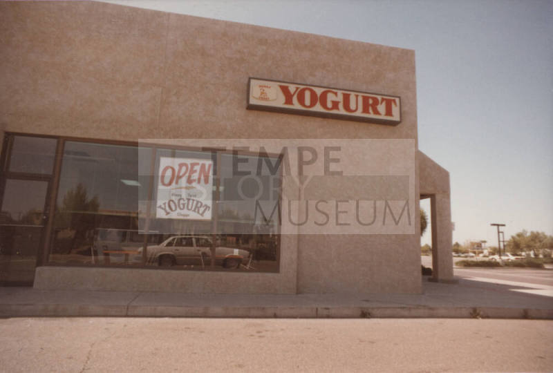 Honey Treat Yogurt - Scottsdale Road, Tempe, Arizona