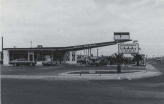 Self Serve Gas - 2404 North Scottsdale Road, Tempe, Arizona