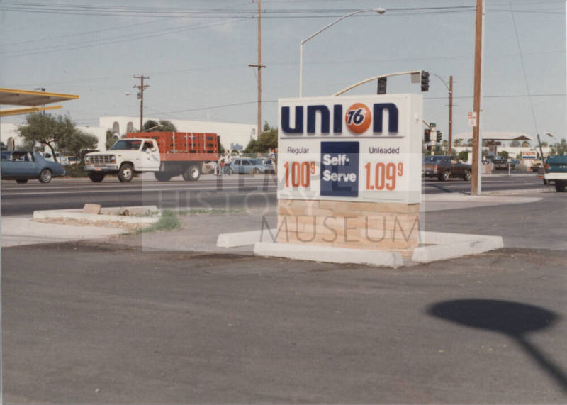 Valley Fair Union 76 - 5 East Southern, Tempe, Arizona