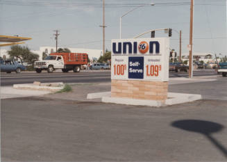 Valley Fair Union 76 - 5 East Southern, Tempe, Arizona