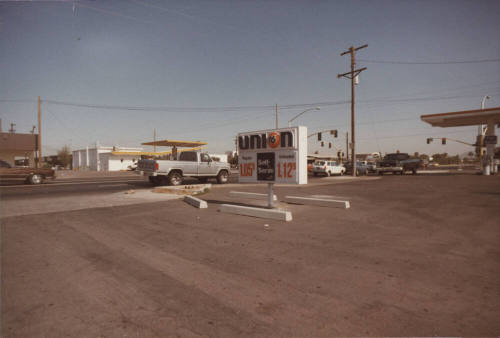 Valley Fair Union 76 - 5 East Southern, Tempe, Arizona