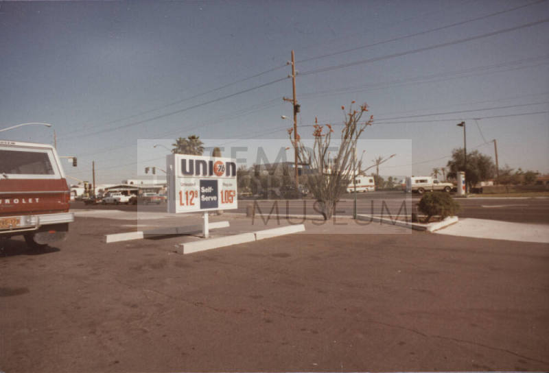Valley Fair Union 76 - 5 East Southern, Tempe, Arizona