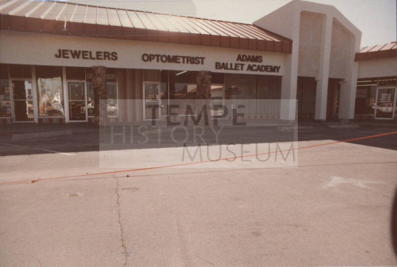 Dr. Martin Weinthraub-Optometrist - 101 East Southern Avenue, Tempe, Arizona