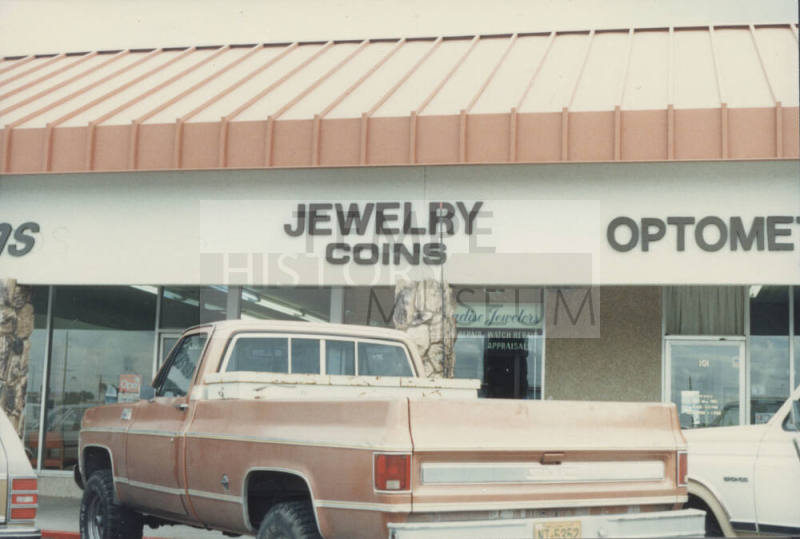 Paradise Jewlers - 105 East Southern Avenue, Tempe, Arizona