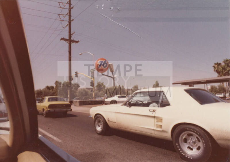 "76" Service Station - 840 East Southern Avenue, Tempe, Arizona