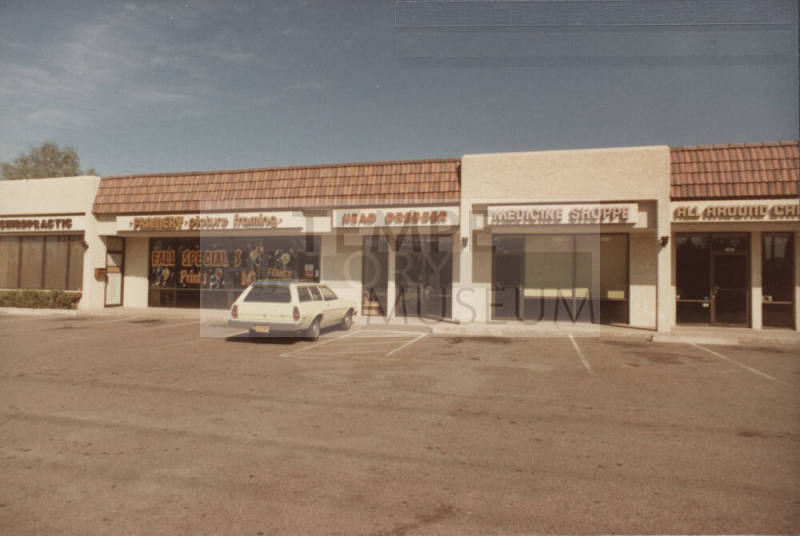 Head Dressers - 2058 East Southern Avenue, Tempe, Arizona