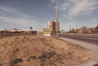 Pup & Bubbles - 735 East University Drive, Tempe, Arizona
