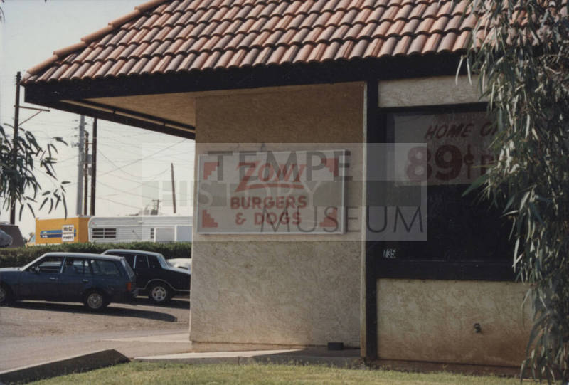 Zoni Burgers & Dogs - 735 East University Drive, Tempe, AZ