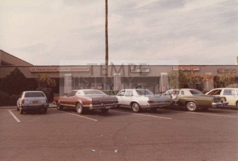 Jeanette's Ice Cream Parlor - 35 East 9th Street, Tempe, Arizona