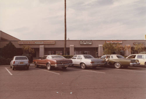 Jeanette's Ice Cream Parlor - 35 East 9th Street, Tempe, Arizona
