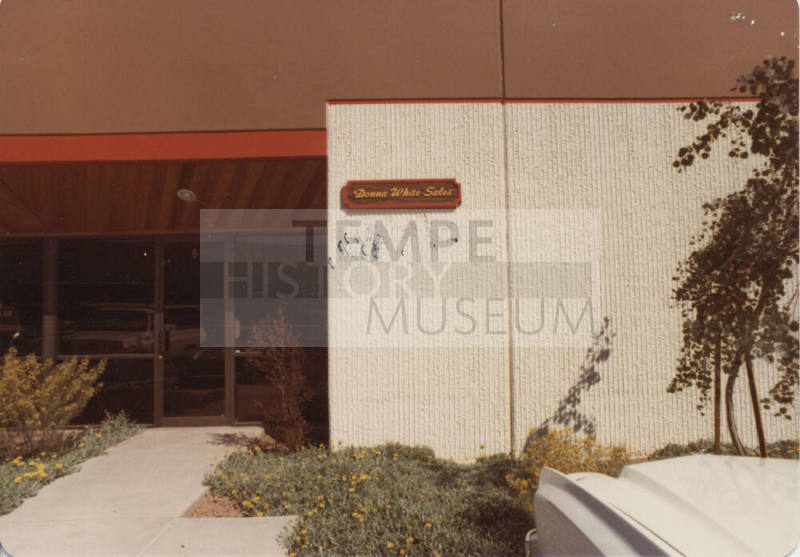 Donna White Sales. - 815 South 52nd Street, Tempe, Arizona