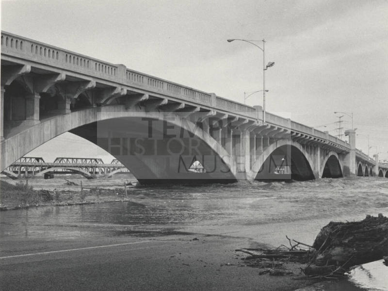 Mill Avenue Bridge at Flood Stage