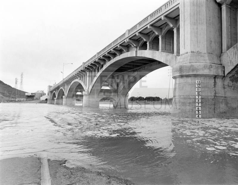 Mill Avenue Bridge at 4 Foot Flood Level