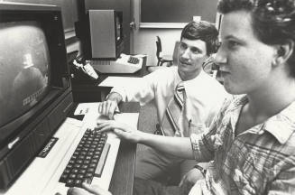 Marcos De Niza High School Computer Room