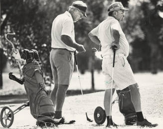 Shalimar Course Golfers Wait to Tee Off