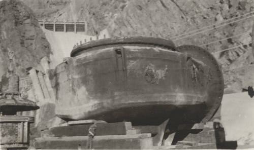 Photo- Old balanced valve at Roosevelt Dam