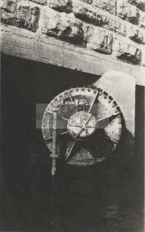 Photo- Old balanced valve at Roosevelt Dam
