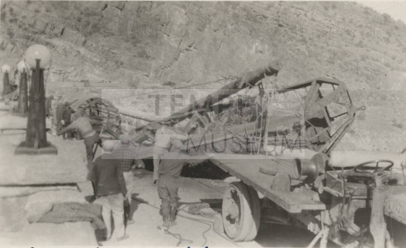Photo- installation of 10 foot Penstock Screen at Roosevelt Dam
