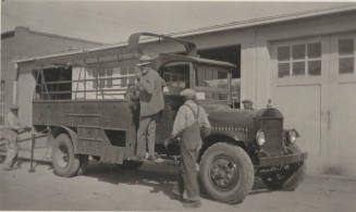 Photo- hot line truck and men
