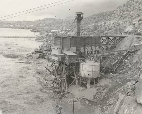 Photo- View of a flooded Verde River during the construction of Bartlett Dam