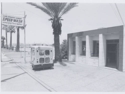 Speed Wash Laundry - 628 East Apache Boulevard, Tempe, Arizona