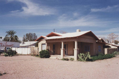 Adobe bungalow / 600 West 5th Street, Tempe, AZ