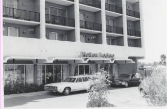 Howard Johnson's Restaurant/Motor Lodge - 225 East Apache Boulevard, Tempe, Ariz