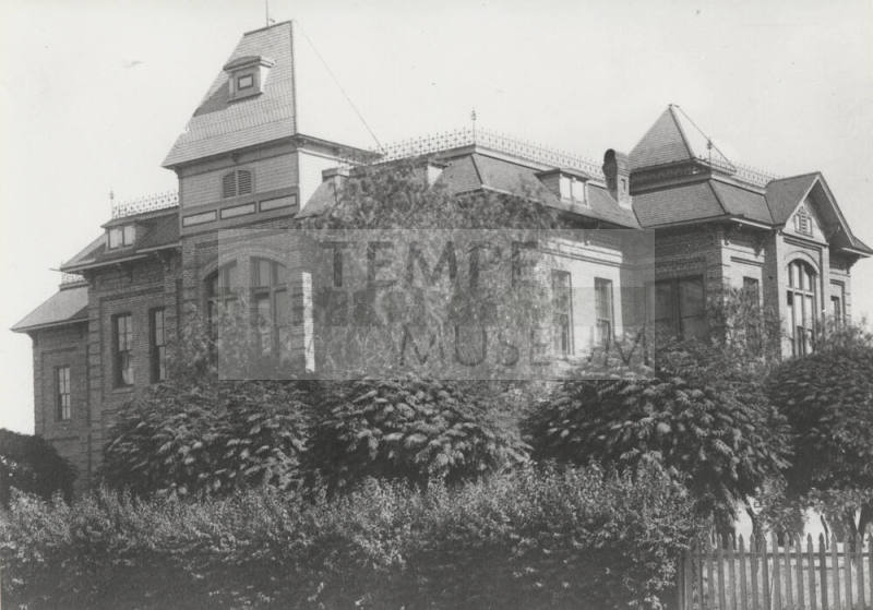 Eighth Street Elementary School at Eighth Street and Mill Avenue built in 1892