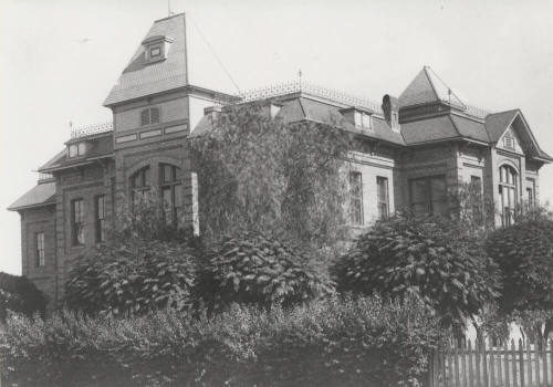 Eighth Street Elementary School at Eighth Street and Mill Avenue built in 1892