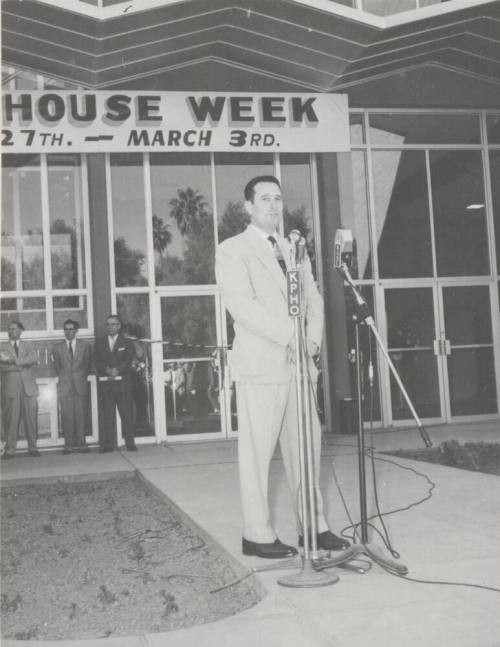 Tony Bustamente, Director of the Memorial Union, speaks at dedication
