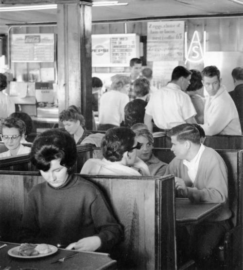 Students eating at the Varsity Inn