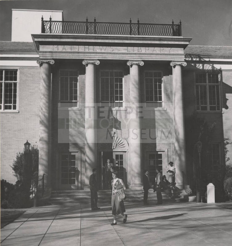 Front entrance to Matthews Library