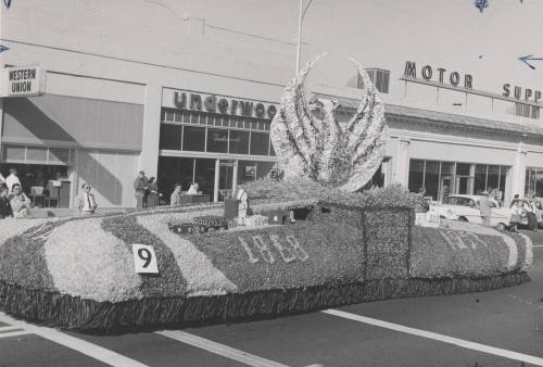 Parade float celebrating 89 years of school